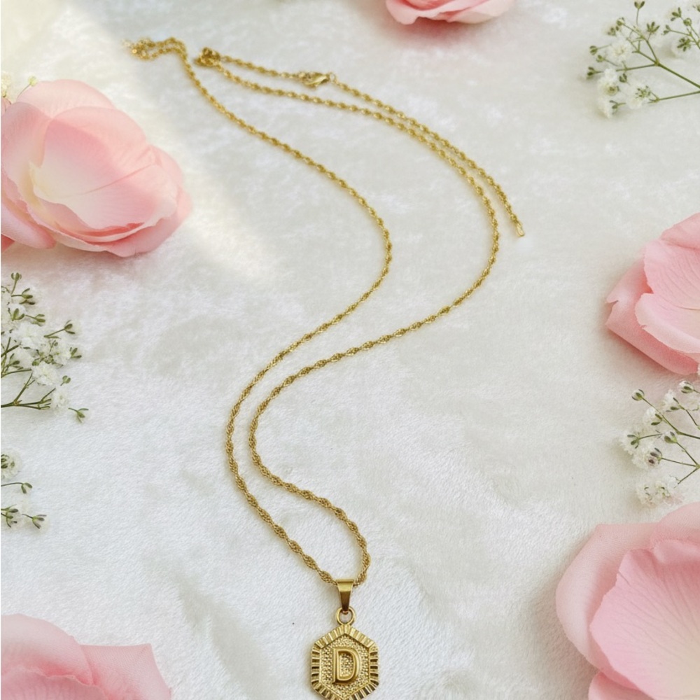 ✨ Dainty "D" Initial Gold Hexagon Pendant Rope Chain Necklace - Picture 2 of 3